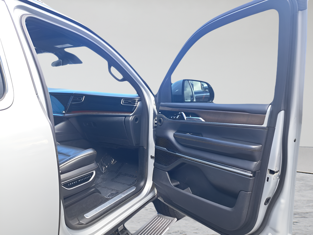 Used 2022 Silver Jeep Series I image 20