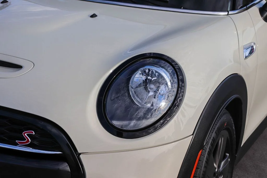 Used 2021 White MINI Classic image 5
