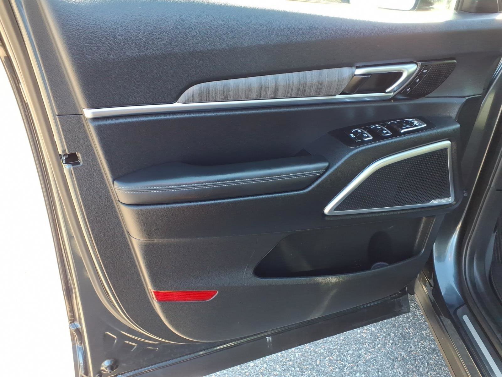 Certified Used 2024 Gravity Gray Kia SX image 18