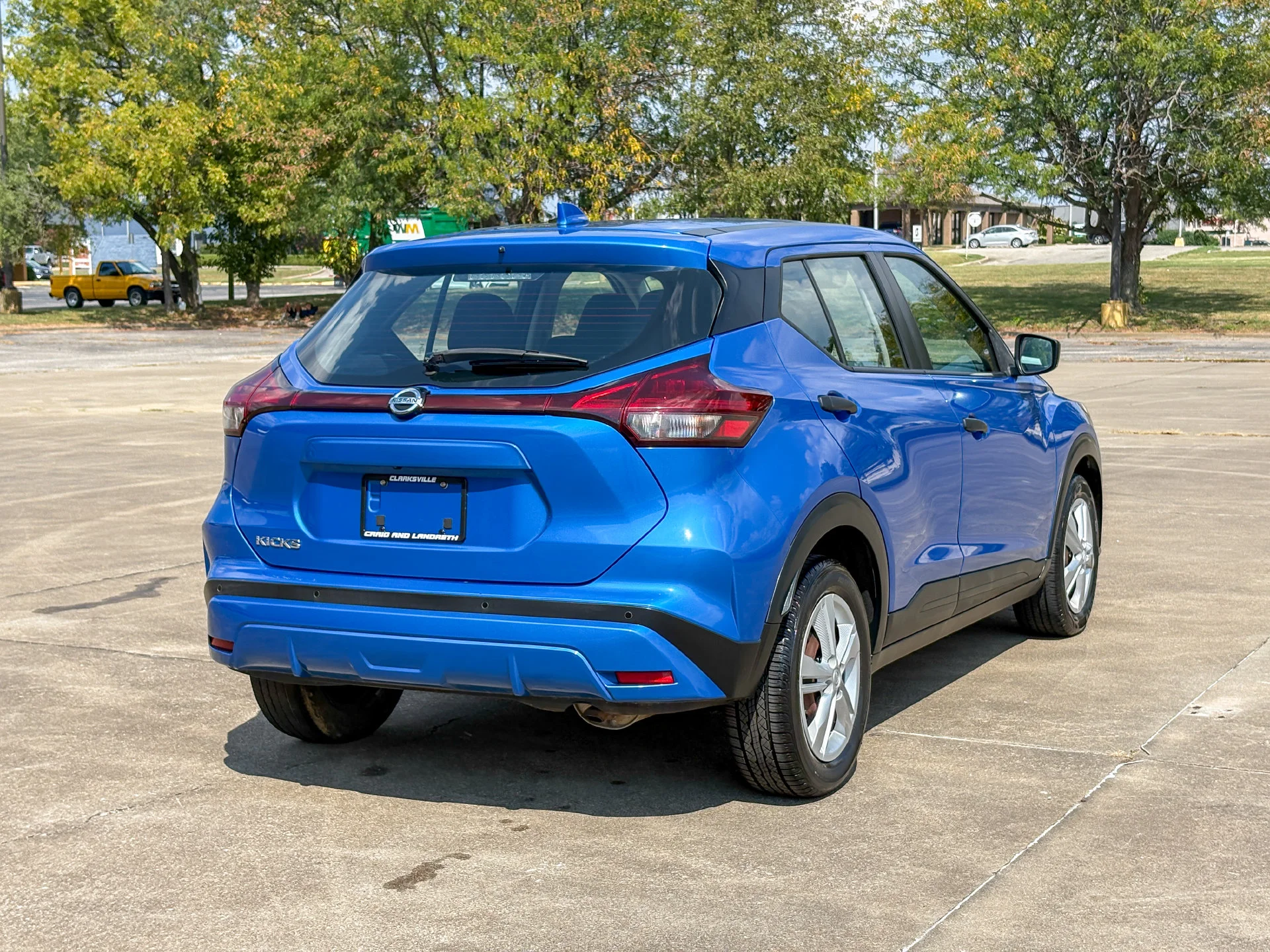Used 2021 Blue Nissan S image 11