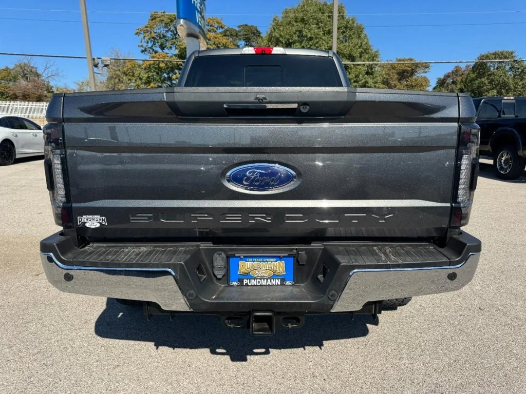 Used 2017 Magnetic Metallic Ford Lariat image 4