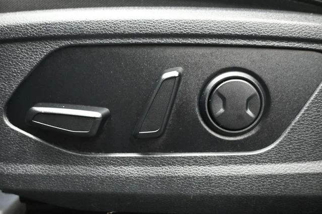 Used 2023 Black Kia X-Line image 10