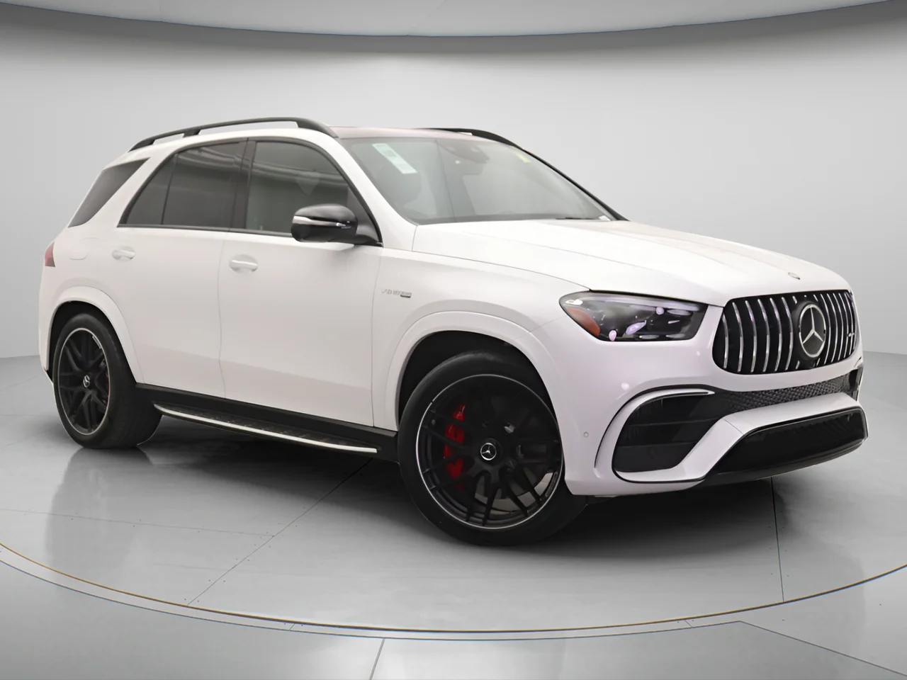 New 2026 MANUFAKTUR Moonlight White Metallic Mercedes-Benz 63 S AMG® 4MATIC® image 13