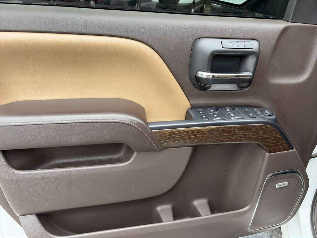 Used 2017 White GMC Denali image 18