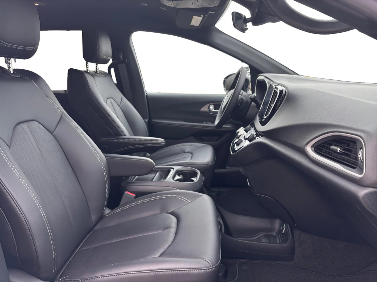 New 2027 Bright White Chrysler SXT image 17
