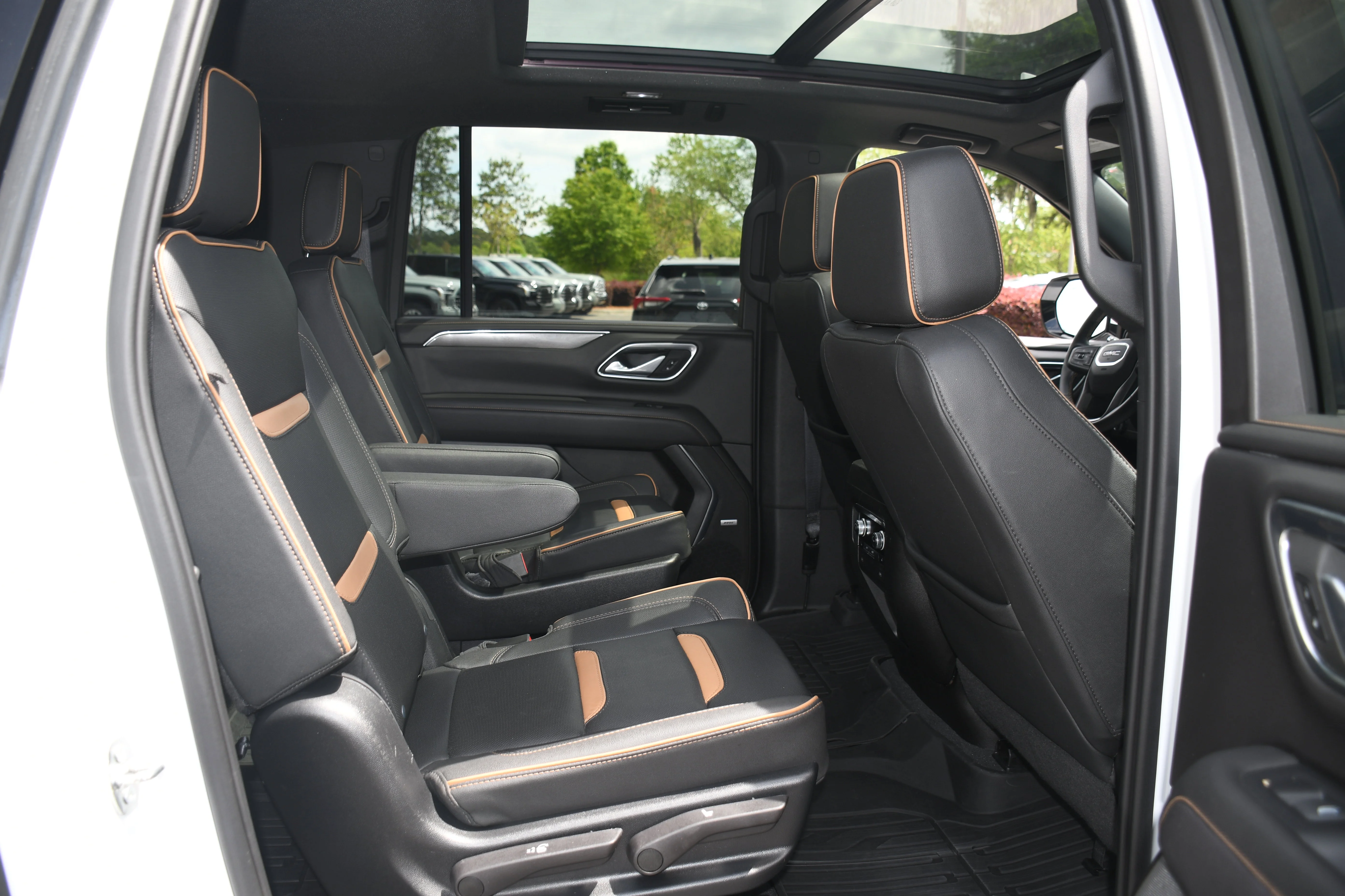 2023 GMC Yukon XL AT4 - Photo 20