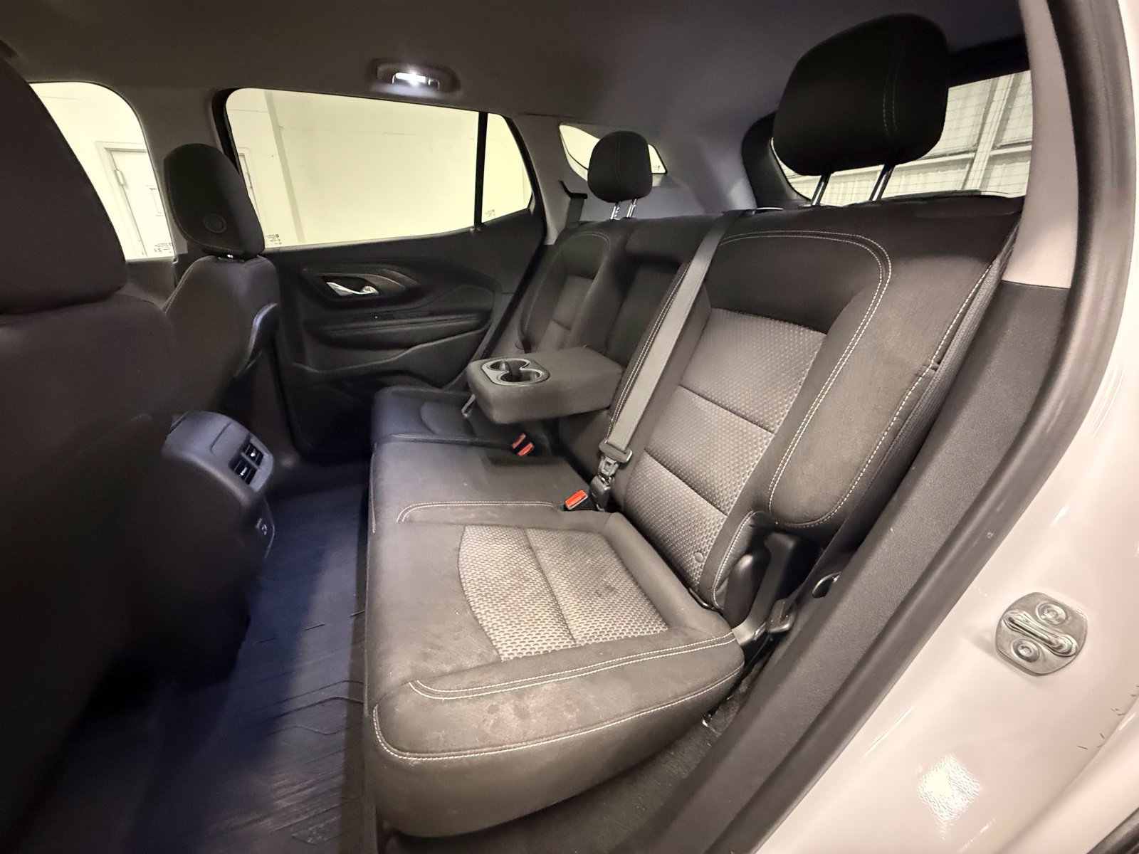 Used 2024 White GMC SLE image 22