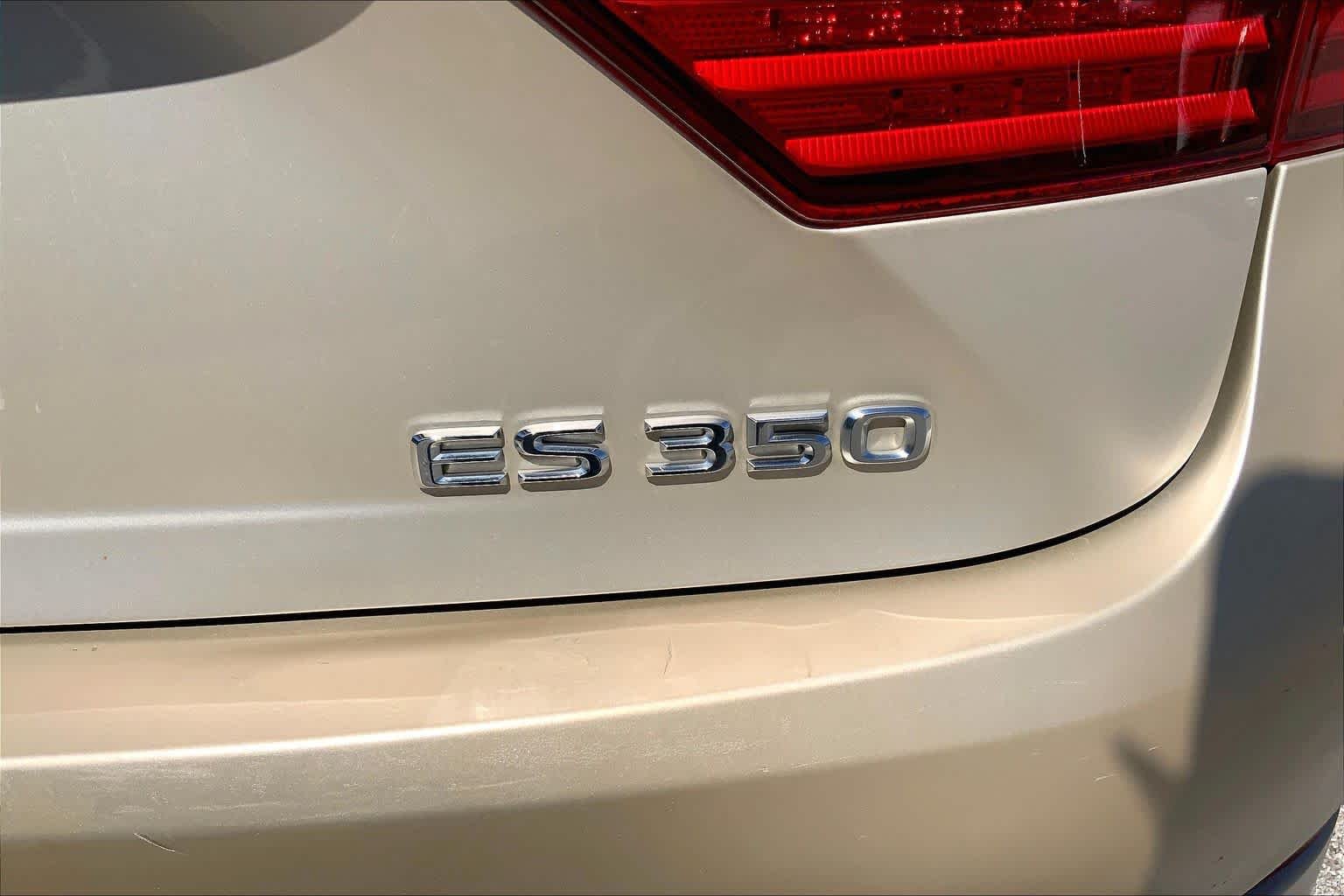 Used 2014 Satin Cashmere Metallic Lexus  image 10