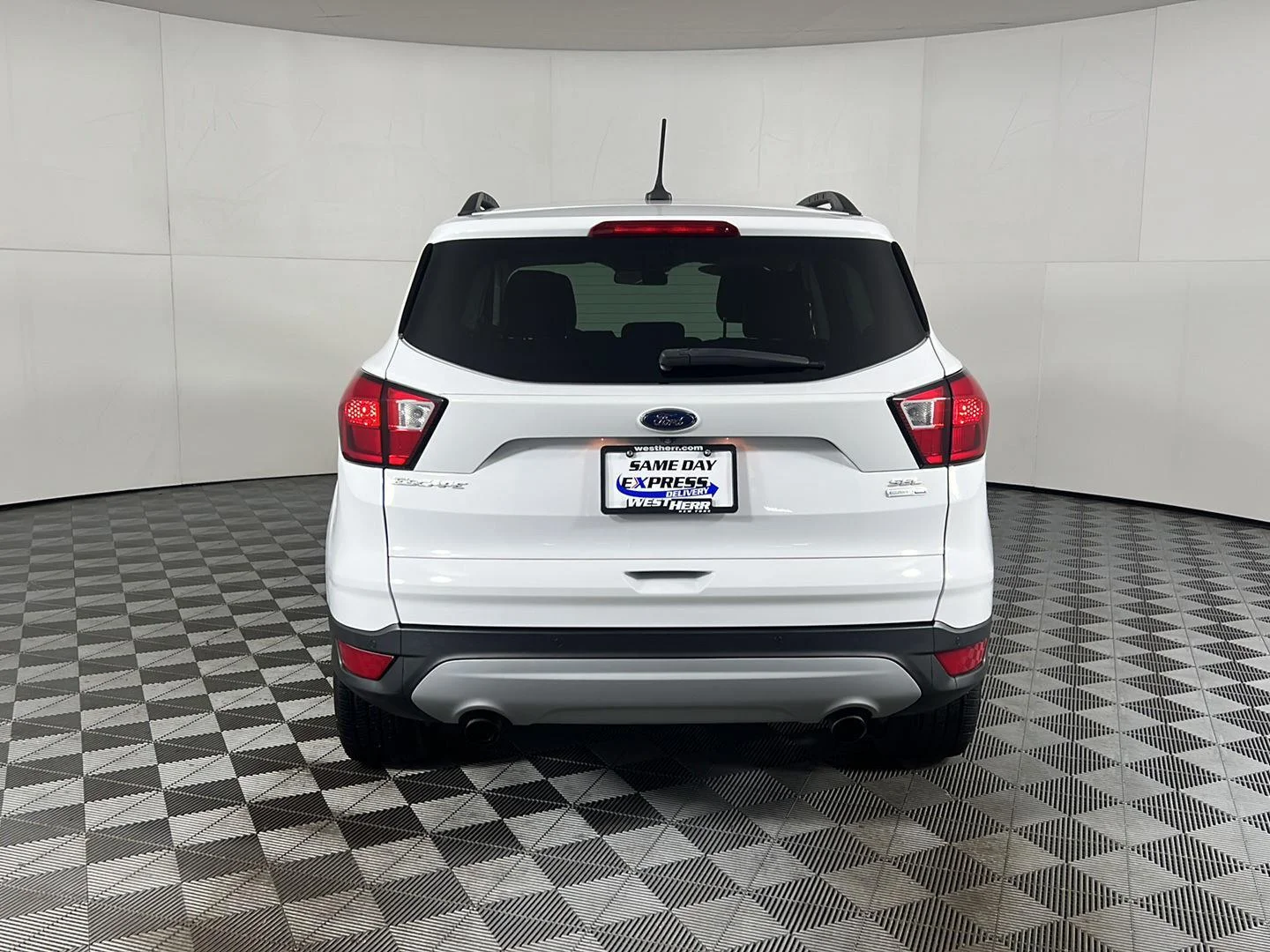 Used 2019 Oxford White Ford SEL image 7