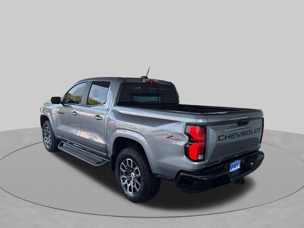 Used 2025 Gray Chevrolet Z71 image 5