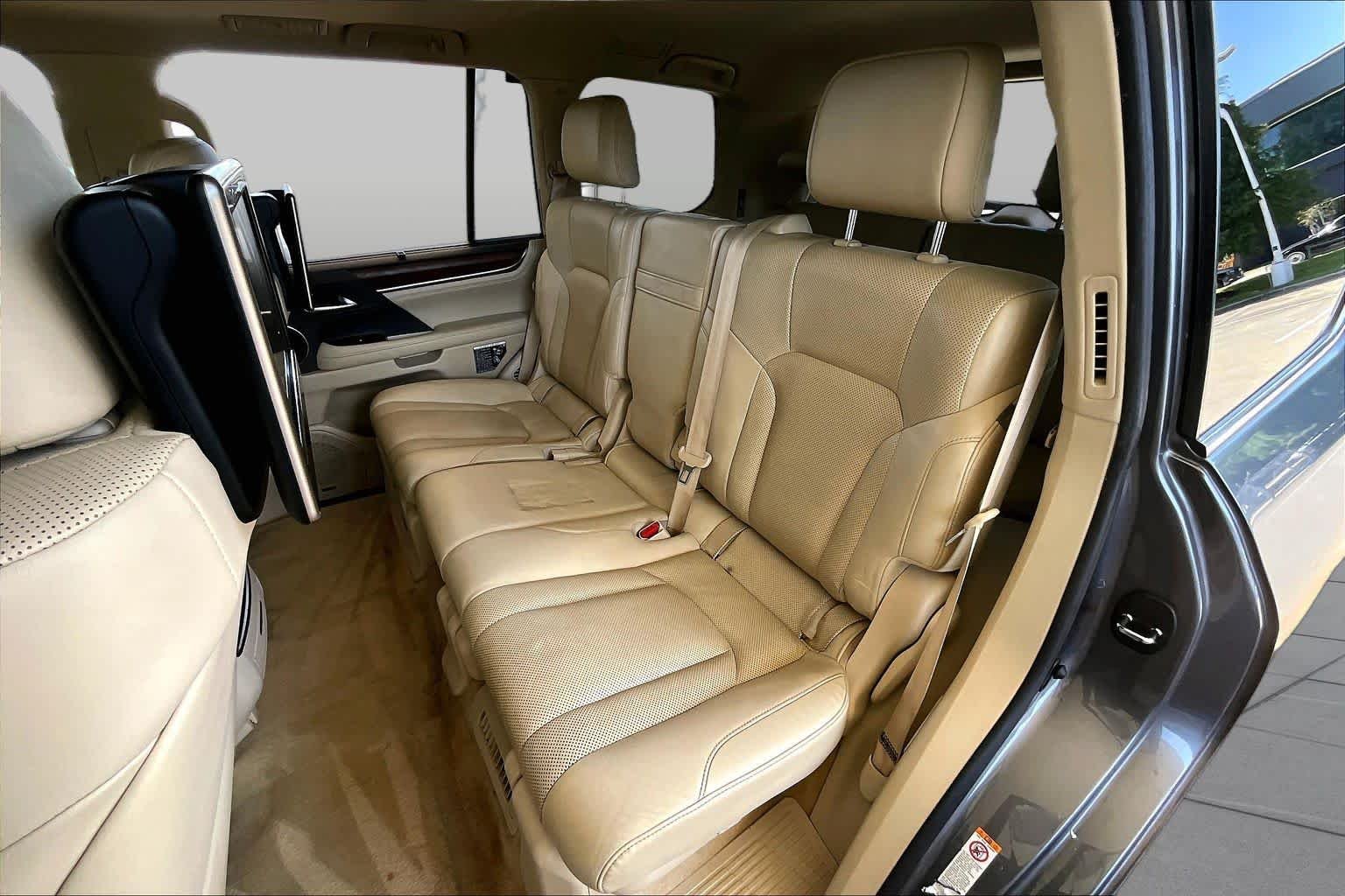 Used 2019 Nebula Gray Pearl Lexus  image 18