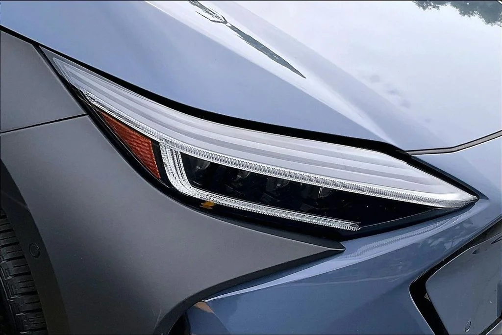 Certified Used 2023 Gray Subaru Touring image 32