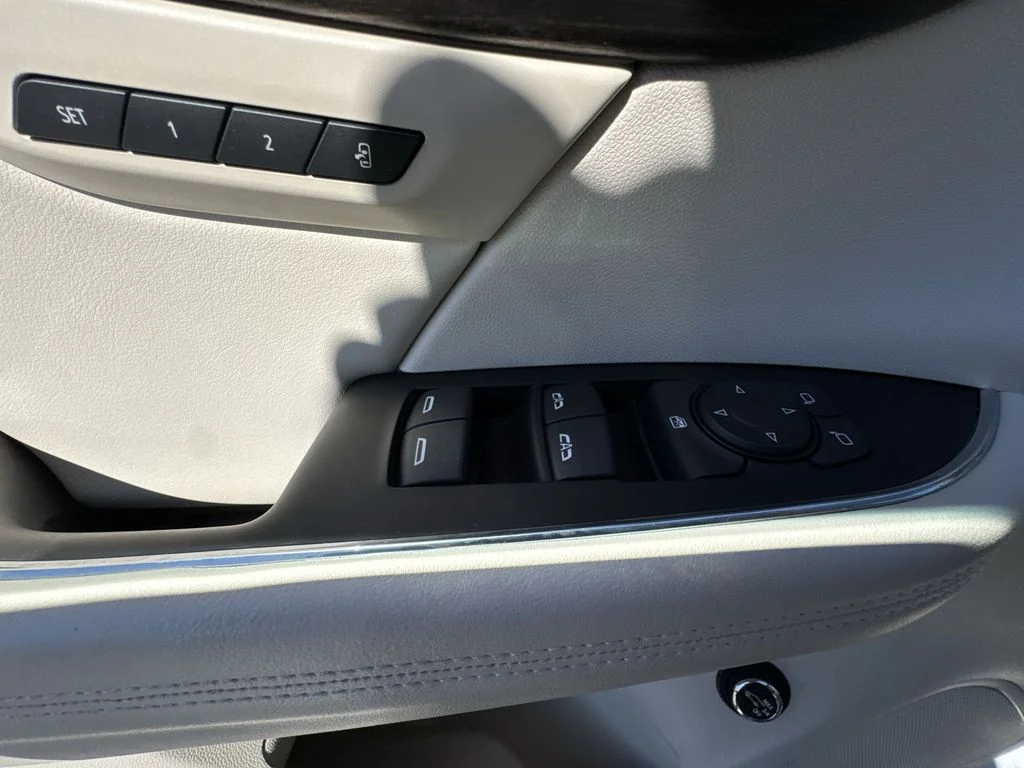 Used 2023 Gray Buick Avenir image 13