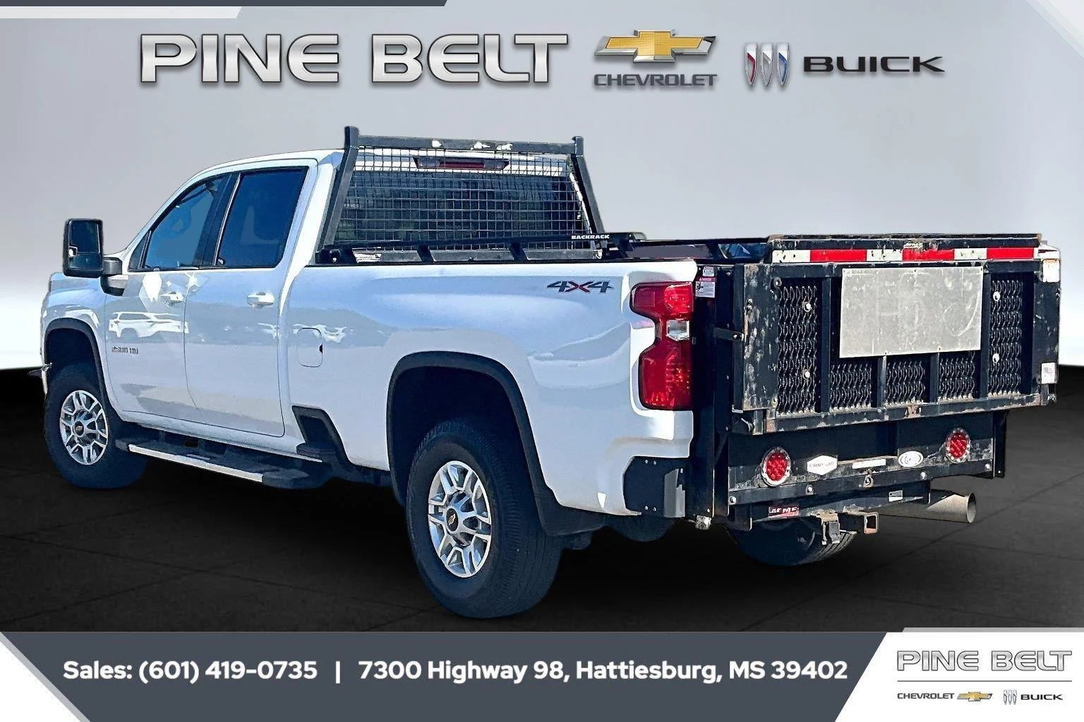 Used 2021 SUMMIT WHITE Chevrolet LT image 2