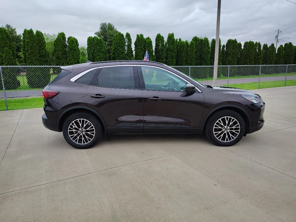 Used 2023 Cinnabar Red Metallic Ford PHEV image 4