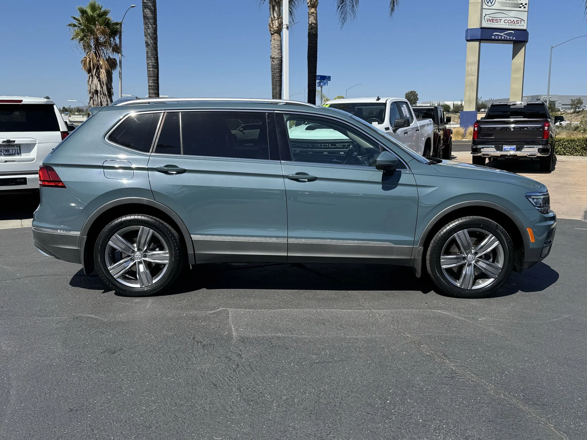 Used 2019 Stone Blue Metallic Volkswagen SEL Premium image 8