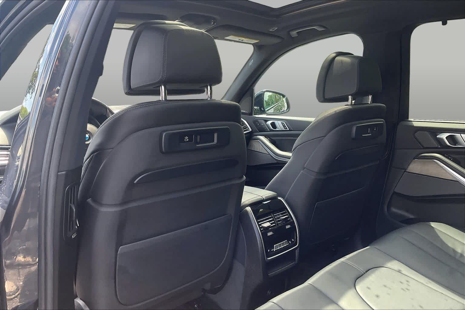 Used 2019 Arctic Gray Metallic BMW xDrive40i image 22