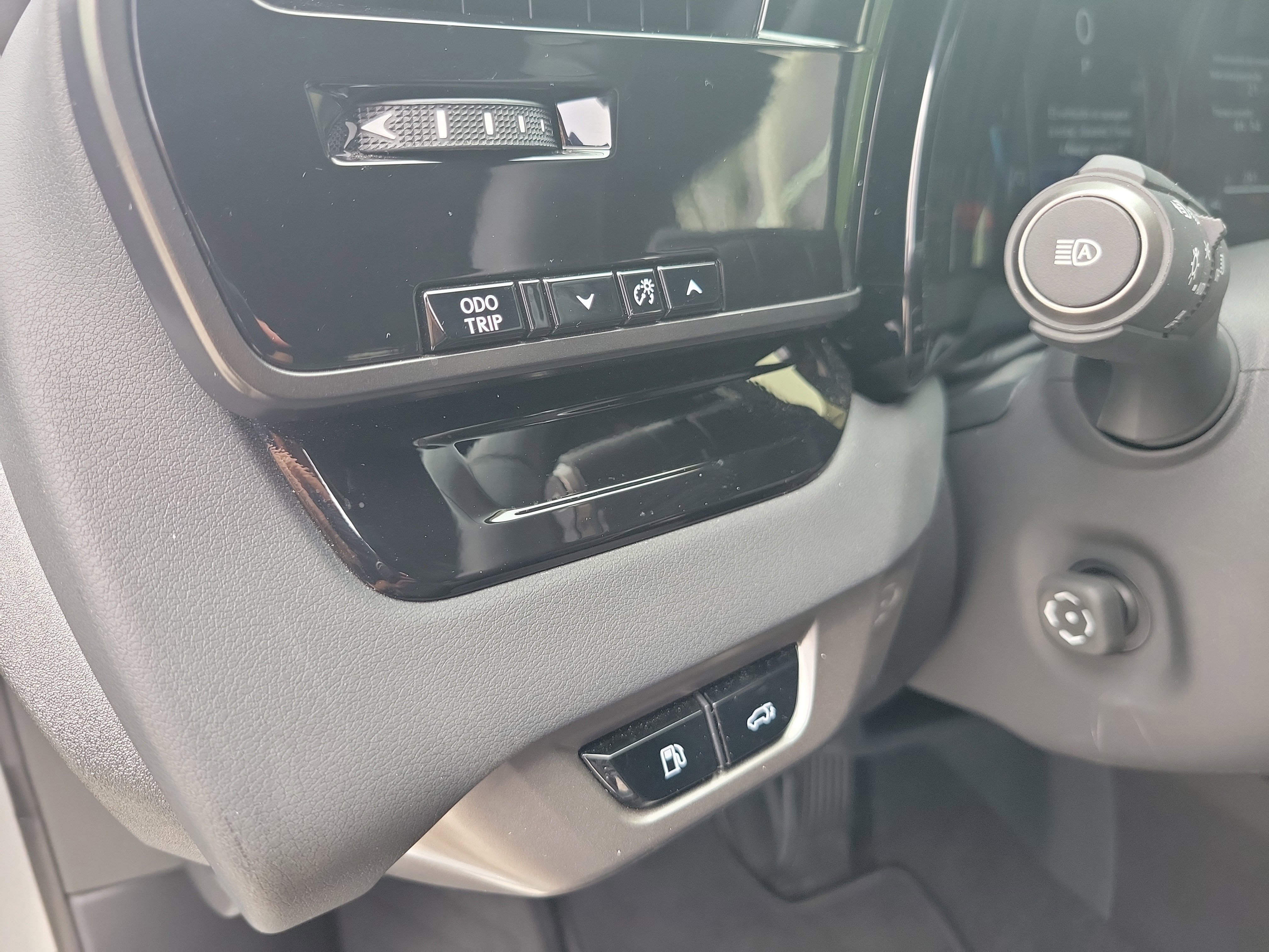 Certified Used 2025 Iridium Lexus RX 350 image 27
