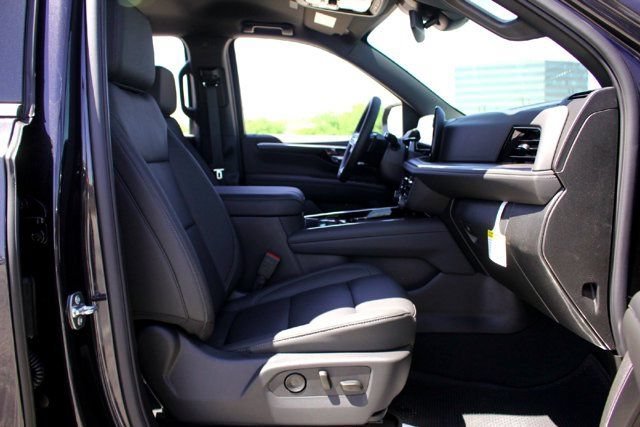 2026 Chevrolet Suburban LT - Photo 14