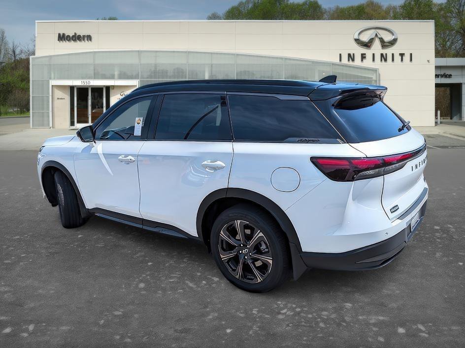Used 2026 Radiant White/Black Obsidian INFINITI AUTOGRAPH image 5