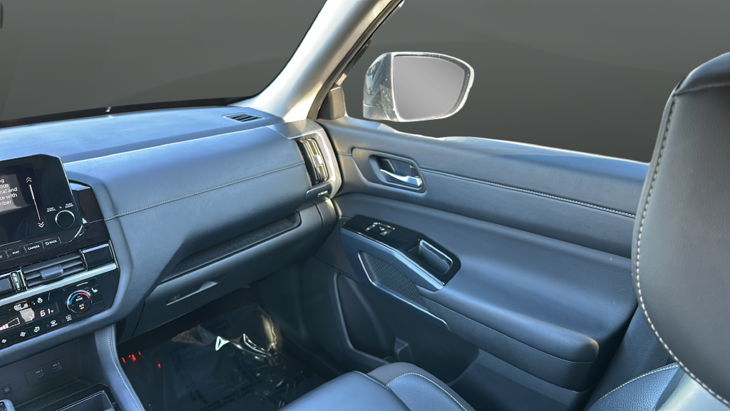 Used 2025 Super Black Nissan SL image 19