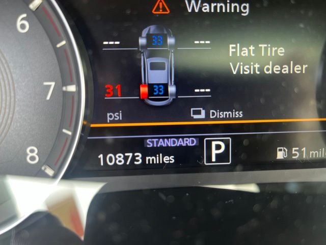 Used 2025 Gray INFINITI LUXE image 15