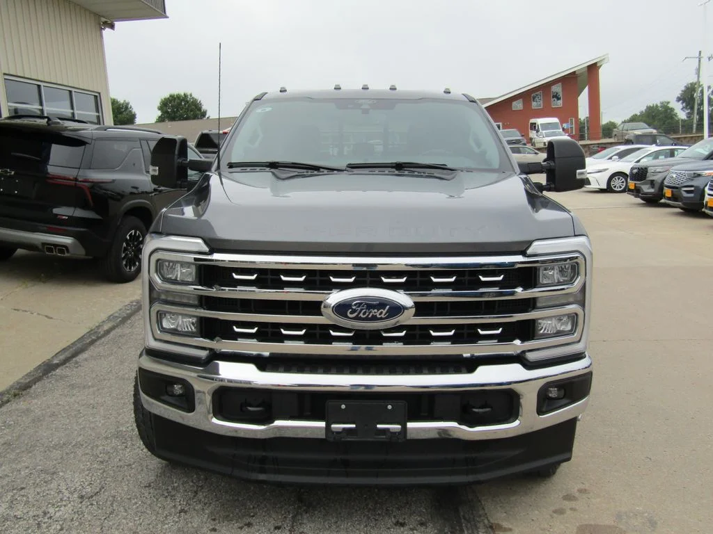 Used 2024 Gray Metallic Ford Lariat image 13