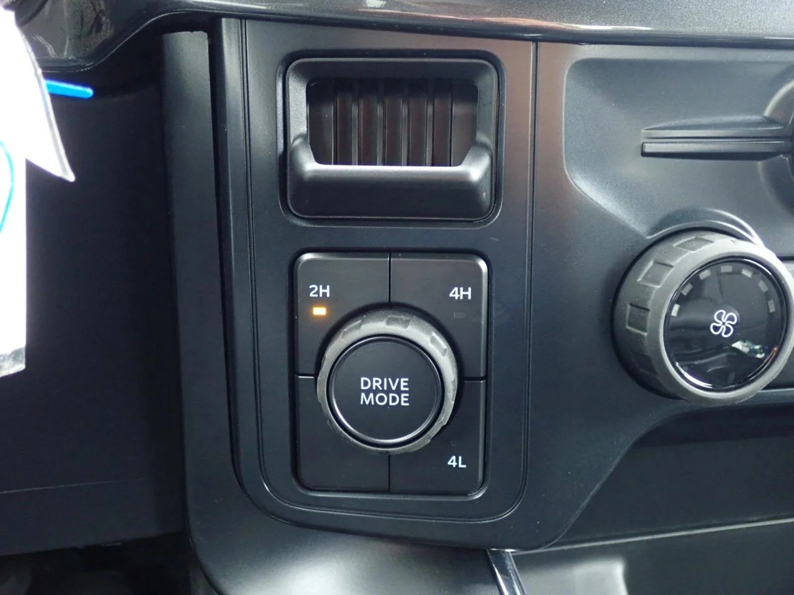 New 2026 Oxford White Ford STX® image 19
