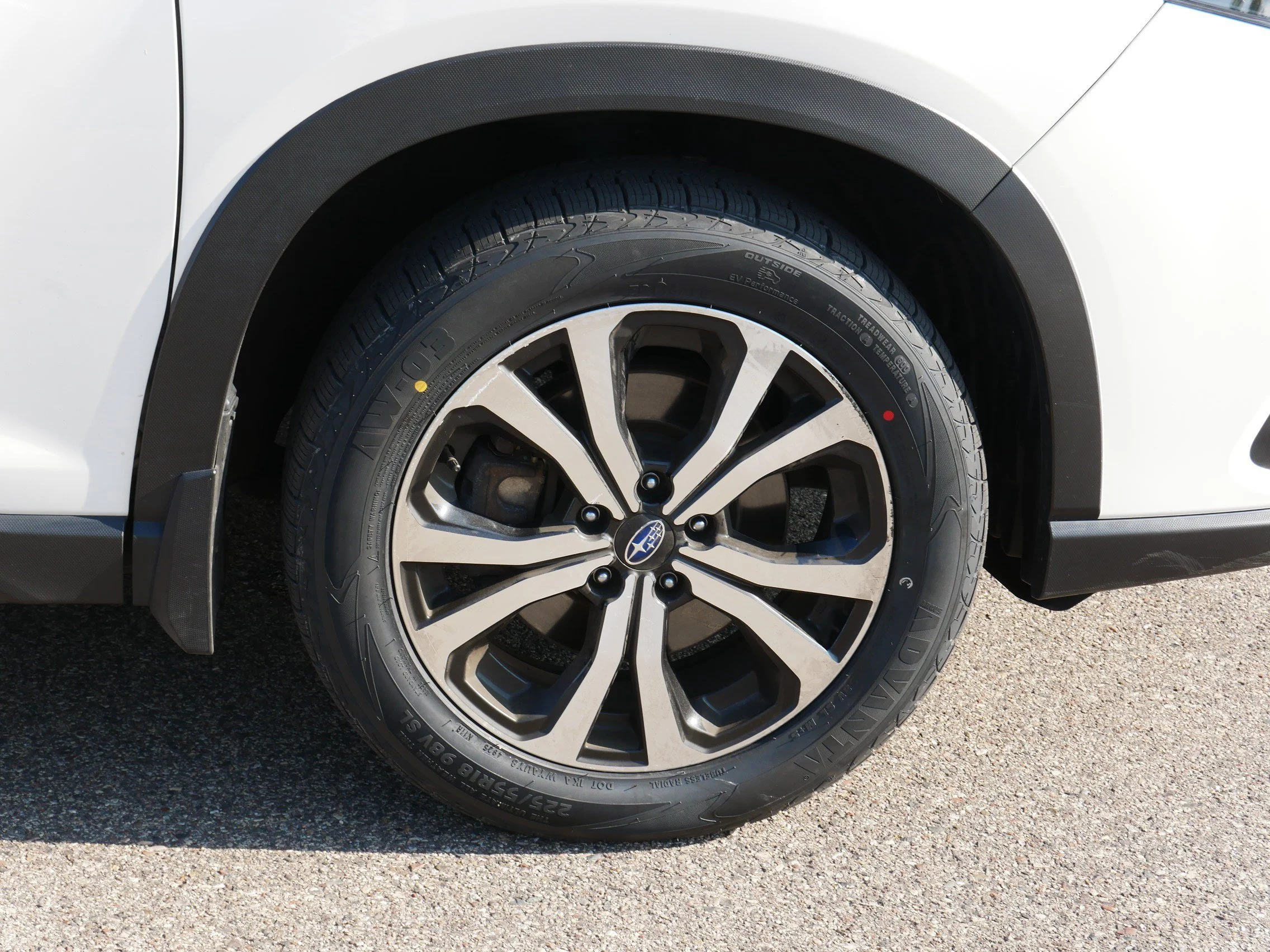 Used 2023 Crystal White Pearl Subaru Limited image 15