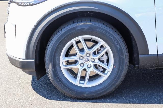 New 2026 Star White Metallic Tri-Coat Ford Active image 9