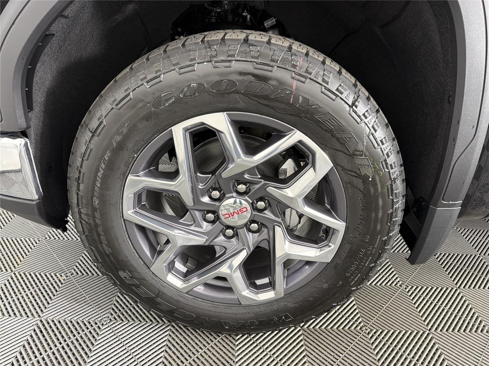 2026 GMC Sierra 1500 SLT - Photo 9