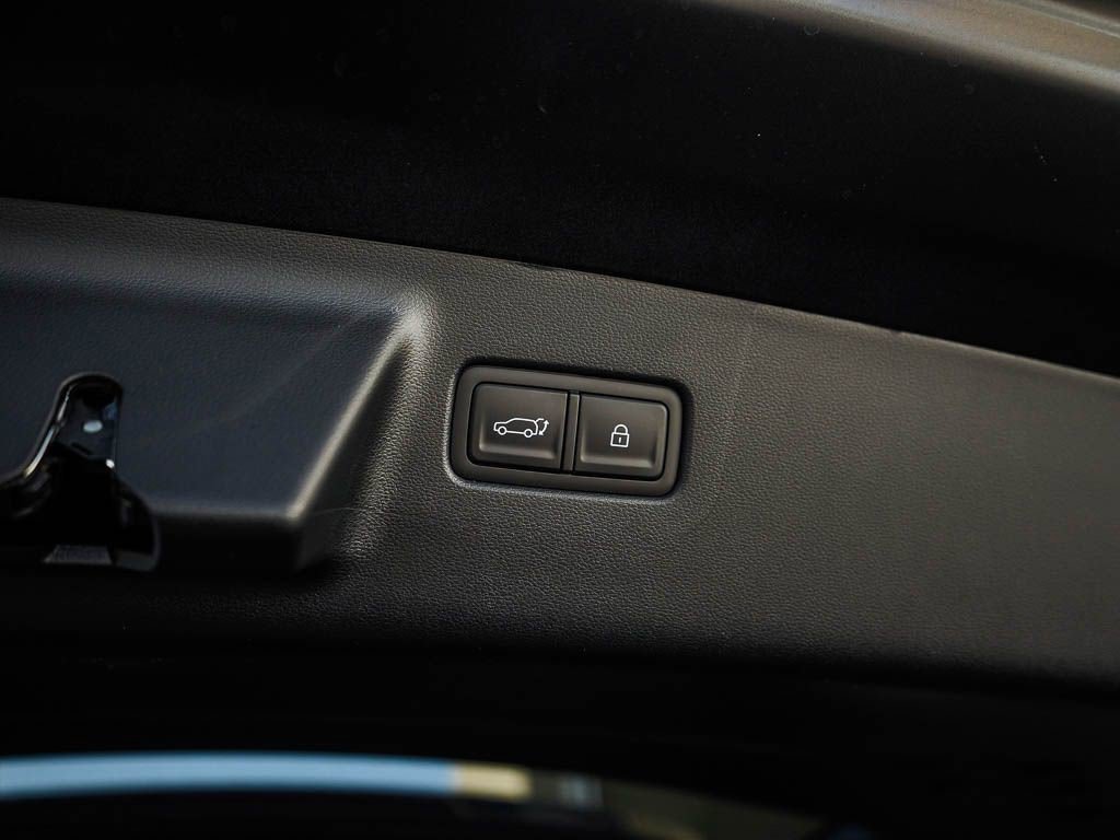 New 2026 Shimmering Silver Hyundai SEL AWD image 9