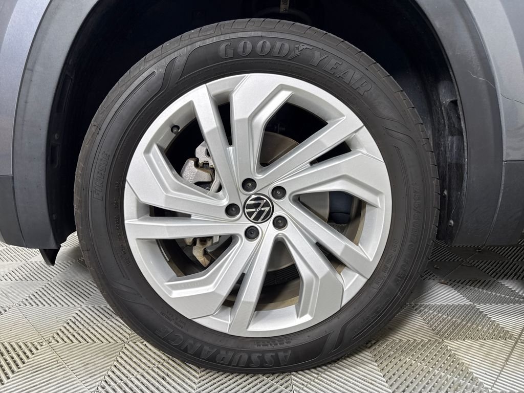 2023 Volkswagen Atlas SE w/Tech - Photo 19