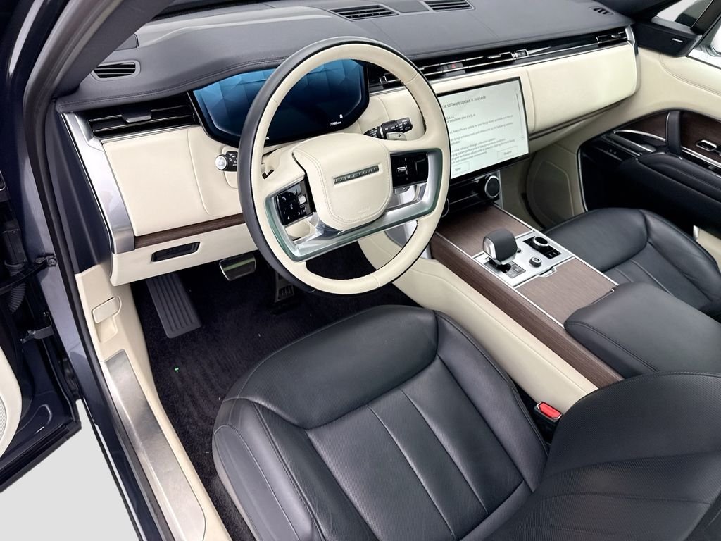 Used 2023 Carpathian Gray Premium Metallic Land Rover SE image 9