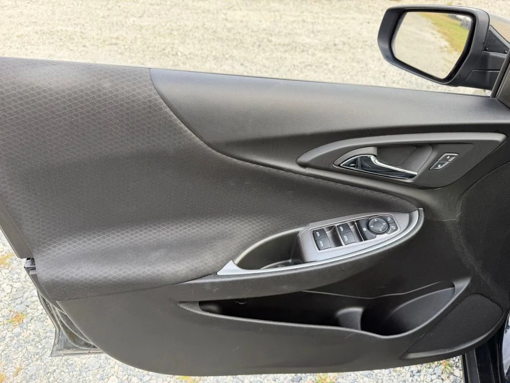 Used 2025 Black Chevrolet LT image 19