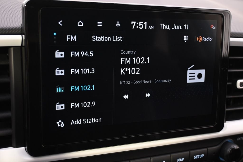 Certified Used 2025 Green Hyundai Limited image 28