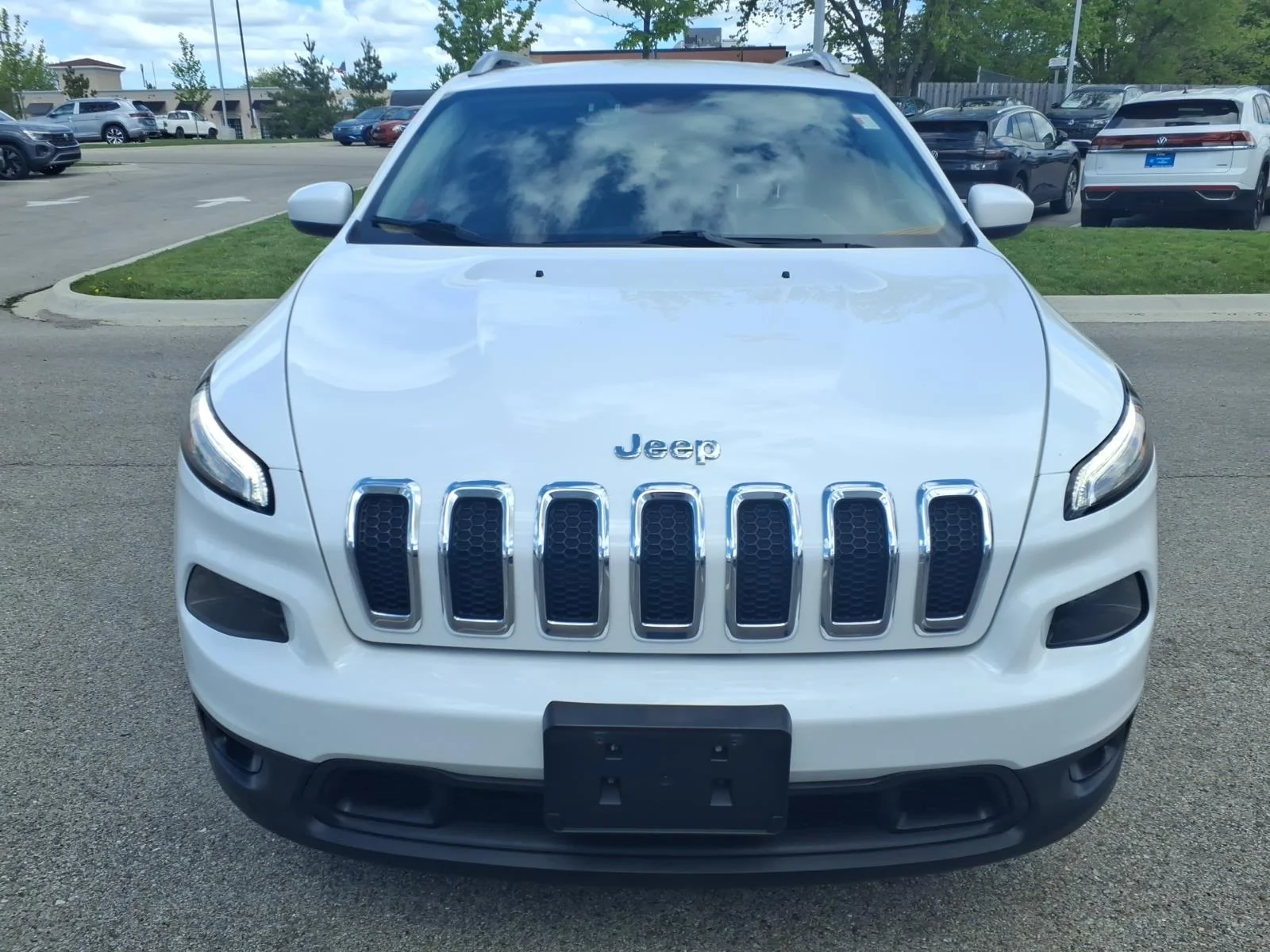 Used 2015 Jeep Cherokee Latitude with VIN 1C4PJMCS4FW795656 for sale in Palatine, IL