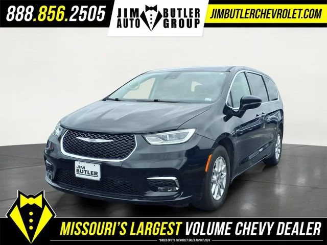 Used 2024 Black Chrysler Touring L image 1