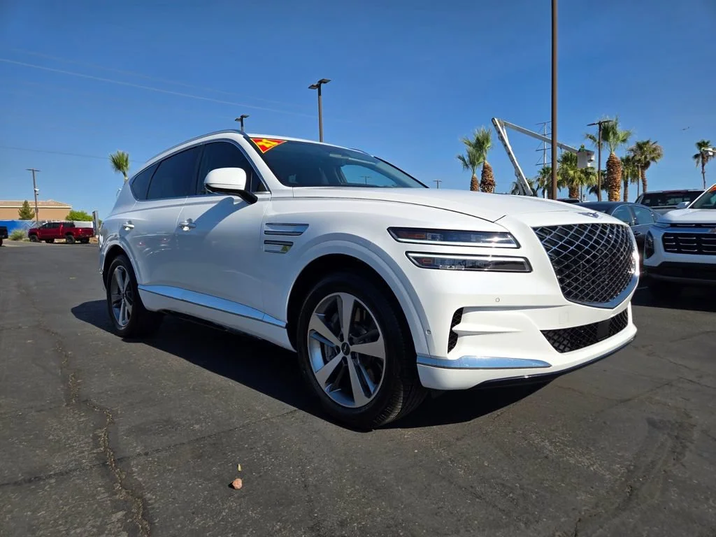 Used 2021 Uyuni White Genesis 4DR AWD 35T image 1