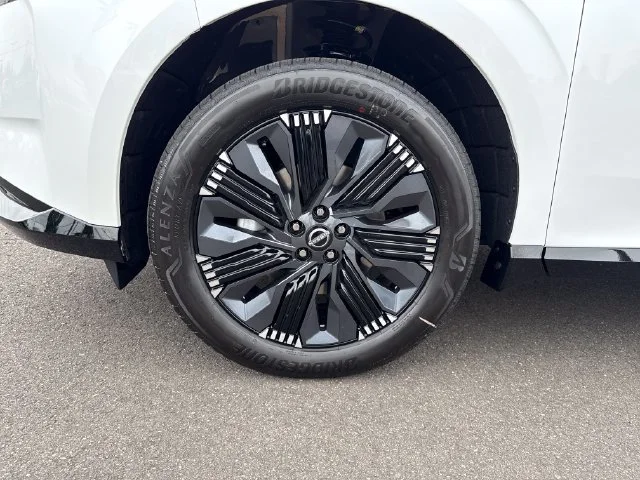 New 2026 Everest White Pearl Tricoat Nissan Platinum image 28