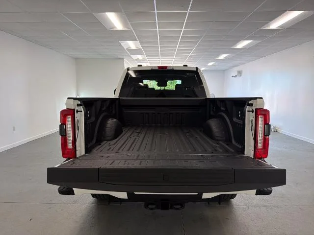 New 2027 Star White Metallic Tri-Coat Ford F-250® Lariat® image 24