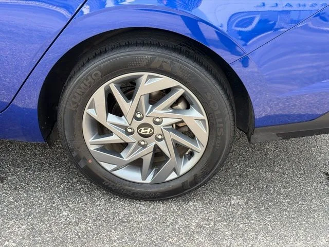 Used 2024 Blue Hyundai SEL image 9