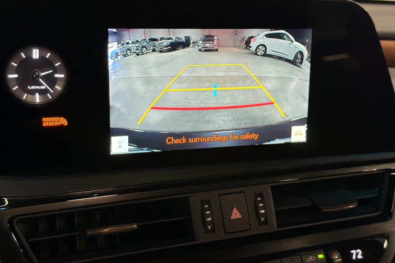 Used 2024 GRAPHITE GREY METALL Lexus ES 350 image 17