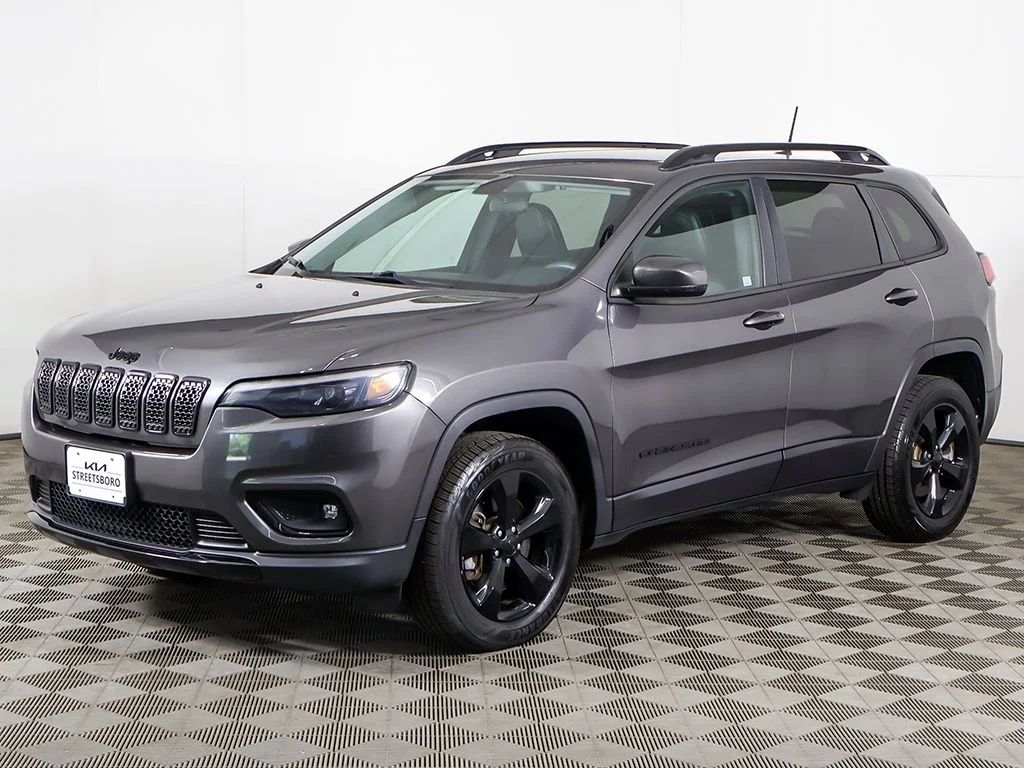 Used 2019 Gray Jeep Latitude Plus image 6