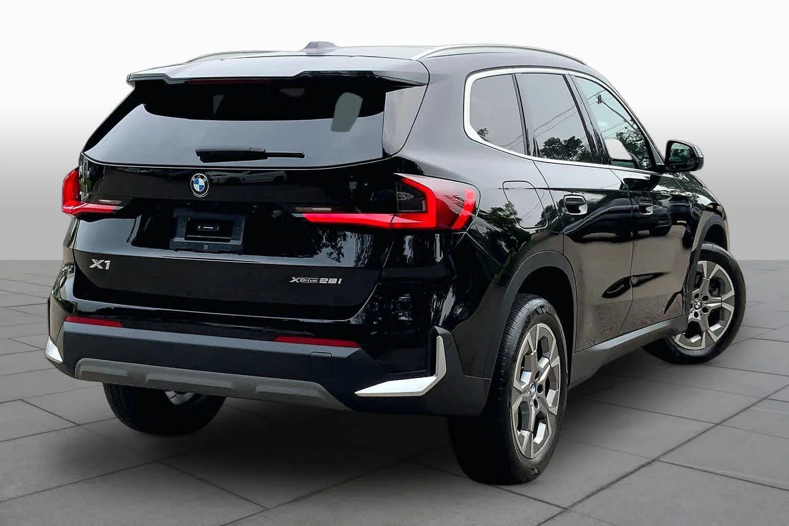 Used 2023 Jet Black BMW xDrive28i image 13