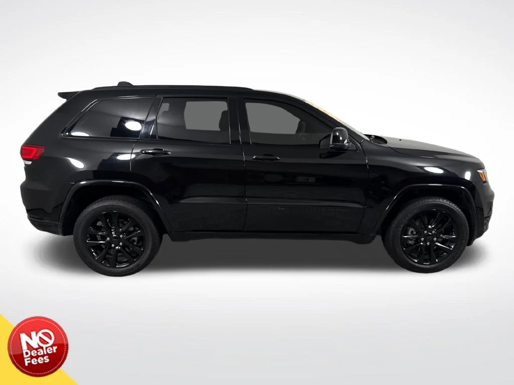 Used 2022 Black Jeep Laredo X image 2