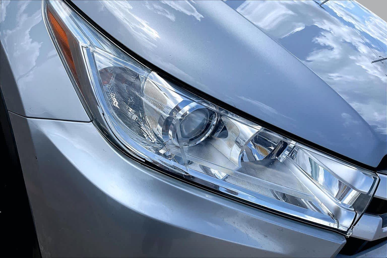 Used 2018 Celestial Silver Metallic Toyota XLE image 28