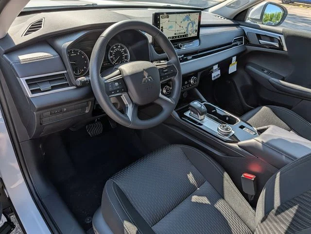 New 2026 White Diamond Mitsubishi ES image 4