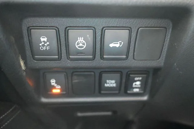 Used 2019 Gun Metallic Nissan SL image 21