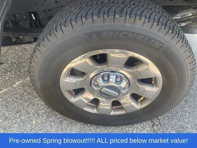 Used 2023 Gray Ford Lariat image 12